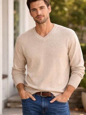 Glen Lyon 100% pure cashmere V-Neck Men’s Sweater .